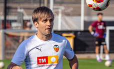 Mario Domínguez ha vuelto tras 10 meses... y el Valencia quiere renovarle