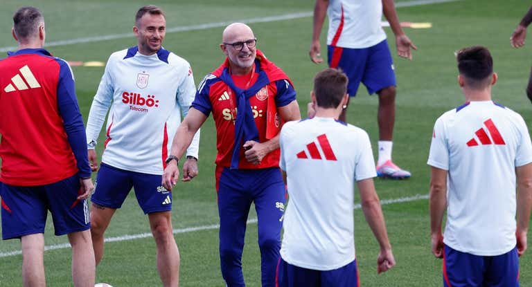 Luis de la Fuente en un entrenamiento con la Selección española.