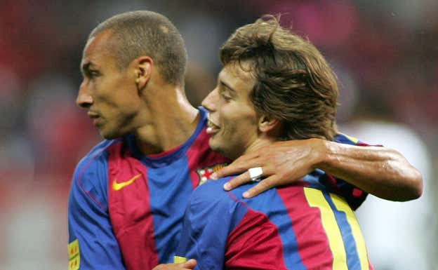 Javito, celebrando un gol junto a Larsson en 2005. AFP