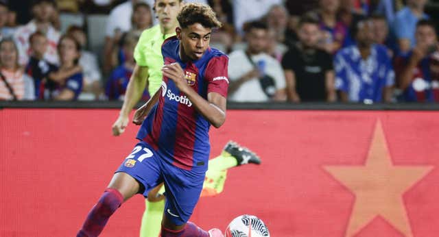 El día que Lamine Yamal comprendió la dimensión de ser una estrella en el Barça: «Bajaba y solo veía mi foto»