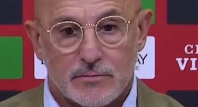 De la Fuente y Santi Denia mostraron su rechazo a los ultras en rueda de prensa.