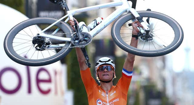 Van der Poel también gana el Mundial de gravel: “Era un objetivo para mí”