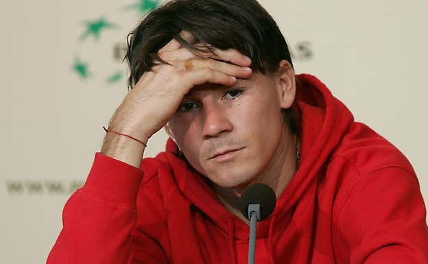 Guillermo Coria, después de la final de Roland Garros 2004.  AFP PHOTO THOMAS COEX