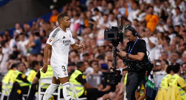 La imagen de Mbappé se resiente en Francia y enrarece el ambiente