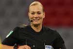 El arbitraje femenino mundial se encomienda a Bibiana Steinhaus-Webb, policía y pionera