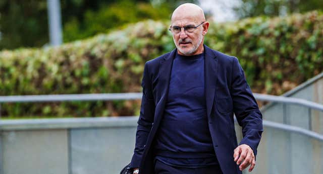 Luis de la Fuente tira de los ‘Erasmus’ para fortalecer a una Selección todavía en shock