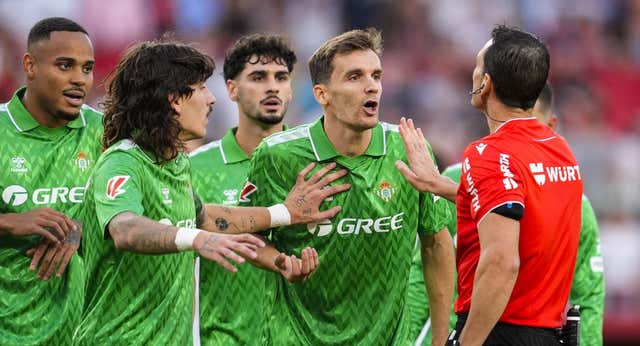 El derbi pone al Betis ante el espejo: de la planificación a la dirección de Pellegrini