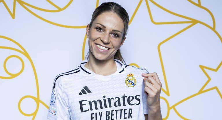 Melanie Leupolz, jugadora del Real Madrid, durante la sesión de fotos oficial en la Champions.