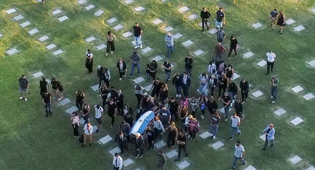 Un mausoleo junto a la Casa Rosada para recordar a Maradona: “No están respetando su decisión de estar con sus padres”
