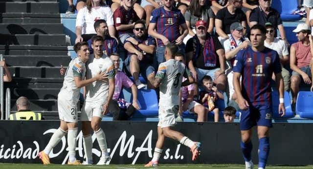 Álex Calatrava, el rey inesperado de las asistencias en Segunda derriba la titularidad del equipo revelación