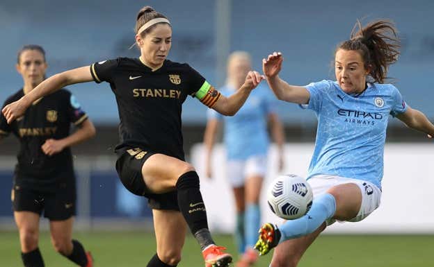 Vicky Losada y Caroline Weir durante el partido de vuelta.  UEFA