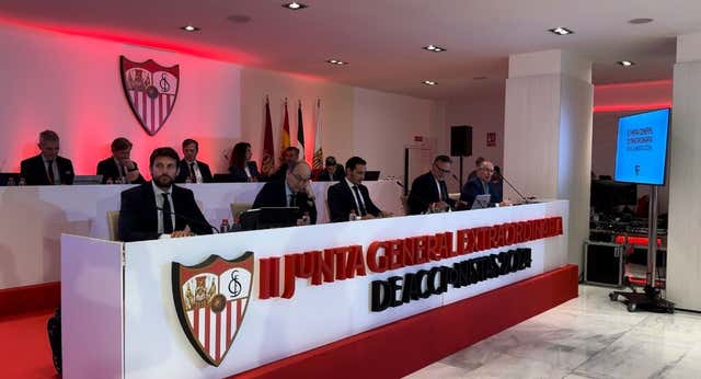 Del Nido Carrasco le vuelve a ganar la partida a su padre… pero sigue sin el apoyo del sevillismo