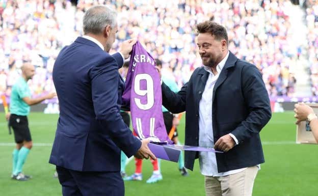 Alen Peternac recibió antes del partido ante el Rayo un homenaje.  Norte de Castilla.