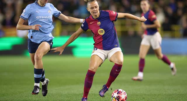 El Barça jugó con pantalón claro tras un ‘lío’ de colores ante el Manchester City en Champions