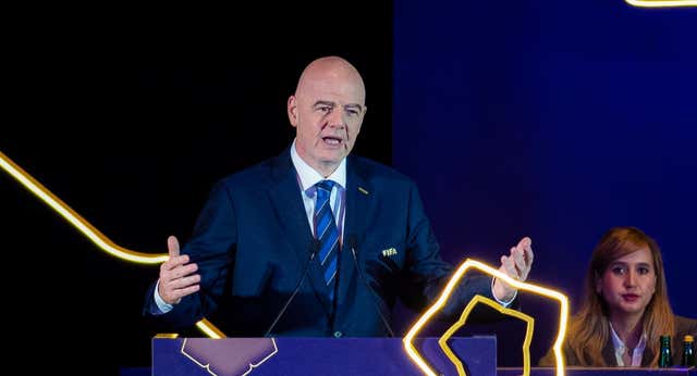 La FIFA se alía con el eterno rival del EA Sports FC para romper su hegemonía