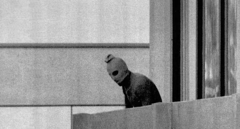 Un terrorista en el momento de los atentados de los Juegos Olímpicos de Múnich.