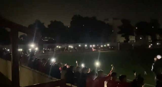 De una crisis por un cable quemado en su manzana a jugar contra Osasuna en 24 horas: «Tengo el móvil saturado»