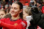 El boom del fútbol femenino preocupa a Inglaterra: salas exclusivas para autógrafos y policías «observadores de fútbol»