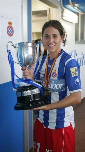 Vero Boquete, con una Copa de la Reina.  LALIGA