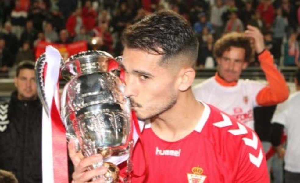 La mayor leyenda en la ciudad que visita la Selección es anónima y no jugó en la élite: “Viví un sueño en el Real Murcia... y lo más feo”