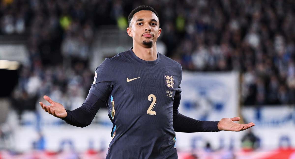 Alexander-Arnold marcó un golazo de falta directa contra Finlandia.