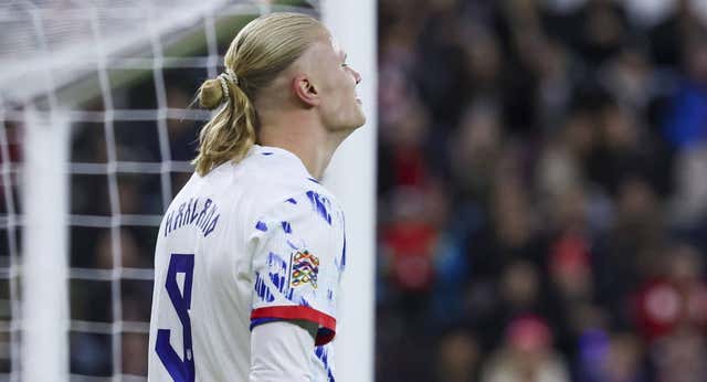 Austria le saca los colores a Haaland