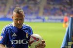 Una nueva lección del mago Cazorla pone al Oviedo en su sitio y enciende las alarmas en Almería