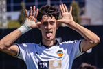 El Valencia ata a Aimar Blázquez cinco años, su 'pichichi' por venir