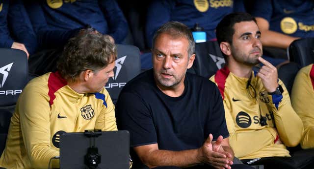 La revolución de Flick rompe tanto con el ADN Barça que trae ‘locos’ a los analistas: «Desde Luis Enrique no era tan interesante»