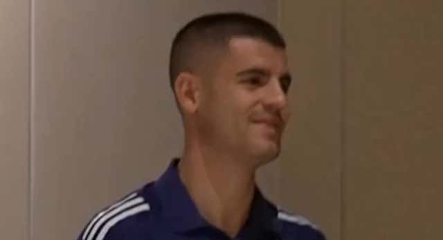 Los jugadores y Luis de la Fuente han recibido a Navas en la concentración de Las Rozas.