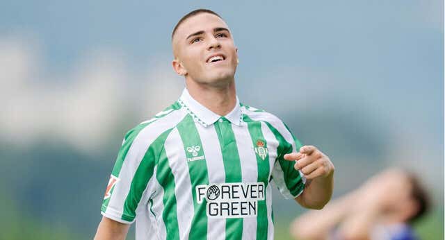 La mentalidad arrolladora del ‘filólogo’ Pablo García, la perla del Betis a la que ahora ‘le toca’ renovar: «No puede estar callado y no le gusta salir de fiesta»