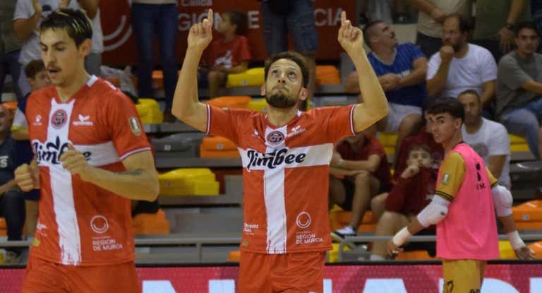 Linhares celebra su primer gol como jugador del conjunto melonero.