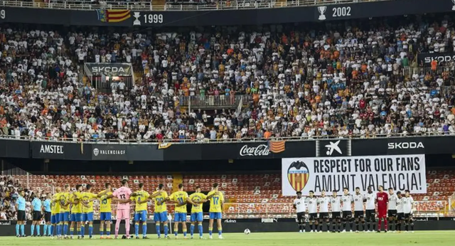 El Valencia critica en su radio oficial el agravio comparativo entre el cierre del Metropolitano y el de Mestalla
