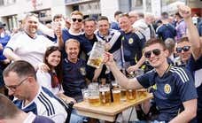Inglaterra puede recuperar el alcohol en las gradas 40 años después, pero sólo en la Premier femenina