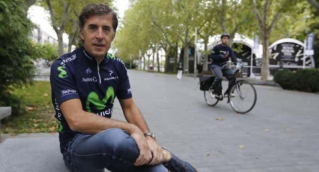 Perico Delgado pinta un panorama poco alentador para el ciclismo español: «Estamos en una lucha un poco desleal»
