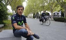 Perico Delgado pinta un panorama poco alentador para el ciclismo español: «Estamos en una lucha un poco desleal»