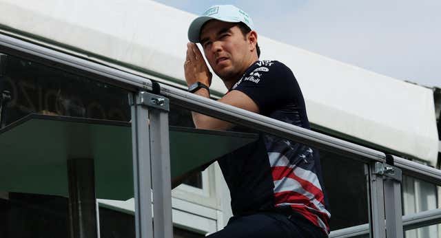Checo Pérez se harta de los rumores sobre su futuro: “Alguien crea rumores y, luego, todo el mundo los recoge”