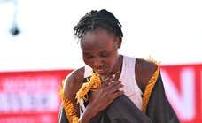 El legado de Chepngetich, la reina del maratón, va más allá: "Ser madre y atleta es complicado, pero no tengo entrenador porque no lo necesito"