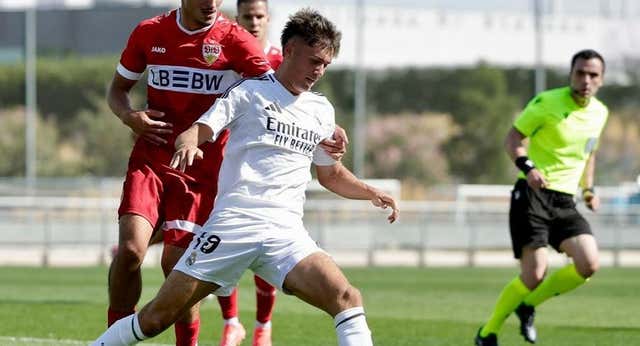 Raúl ‘ficha’ a Víctor Valdepeñas, el defensa con números de Vinicius que irrumpe entre el drama de la cantera