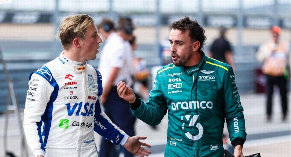 Lawson y Alonso, intercambiando impresiones después de la sprint.