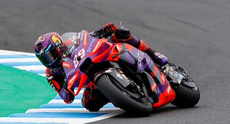 Jorge Martín tira de tiempazo para liderar una primera línea española con Marc Márquez y Maverick Viñales