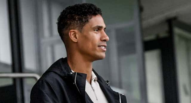 Un mes después de anunciar su retirada, Varane vuelve al Como
