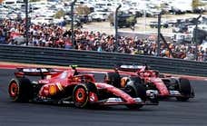 Ferrari se pasea, con Carlos Sainz segundo, en otra polémica Lando Norris-Max Verstappen; Fernando Alonso cae hasta el decimotercero