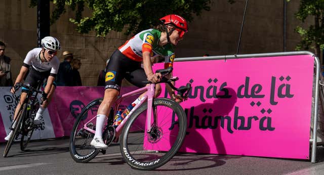 Elisa Longo Borghini sucede a Mavi García y se corona como la nueva reina de la Alhambra