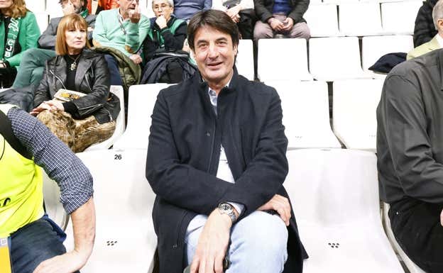 Jordi Villacampa en las gradas del Olímpico de Badalona. ACB MEDIA