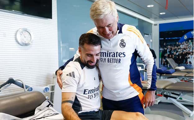 Carvajal y Ancelotti, en el gimnasio.  REAL MADRID C.F.