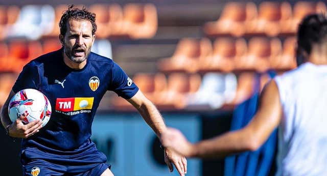El Valencia mantiene su respaldo a Baraja, que sabía que su discurso le costaría críticas