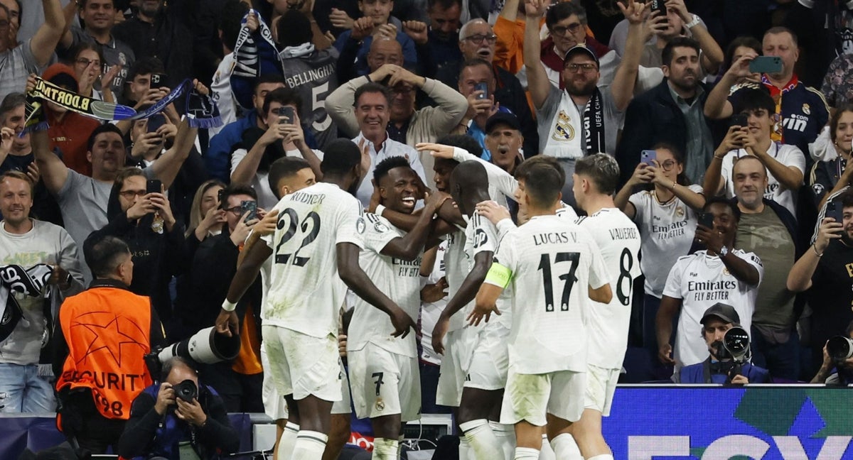 El Madrid y el Bernabéu celebran uno de los goles.