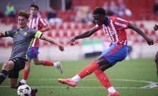 El Atlético empata en una tarde con afición VIP: Arda Turan, Leo Franco, Pernía, Monreal...
