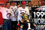 25 años del primer título de Álex Crivillé en 500 cc: «Con Doohan casi separaron los boxes, pusieron un muro con unas cajas»